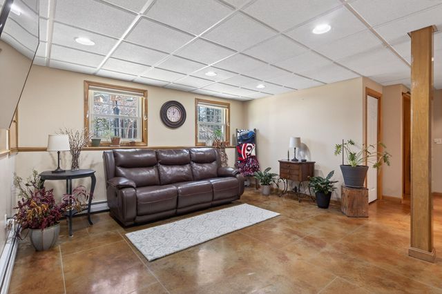 21 Spruce Lane, Dover, NH 03820