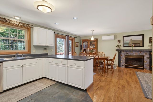 21 Spruce Lane, Dover, NH 03820