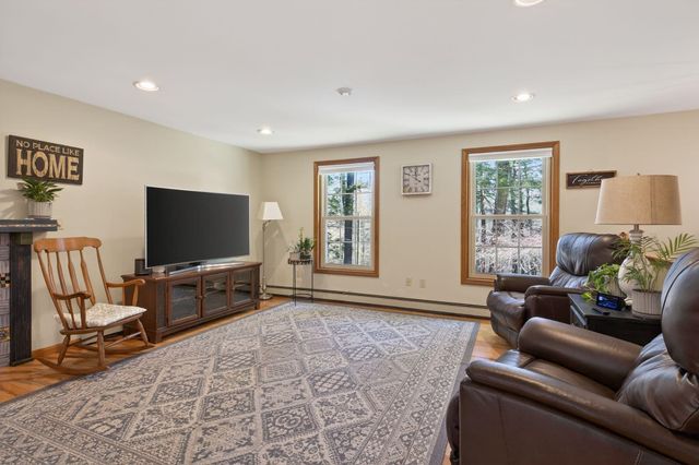 21 Spruce Lane, Dover, NH 03820