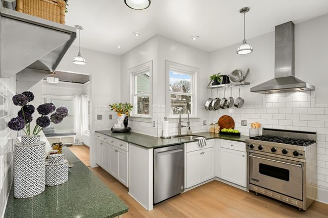 2418 Pillsbury Avenue S, Minneapolis, MN 55404