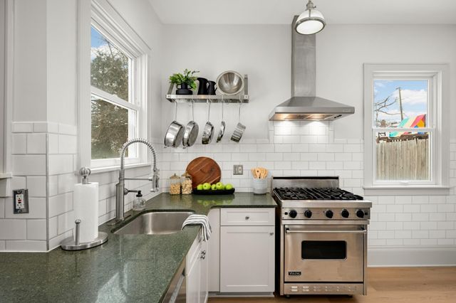 2418 Pillsbury Avenue S, Minneapolis, MN 55404