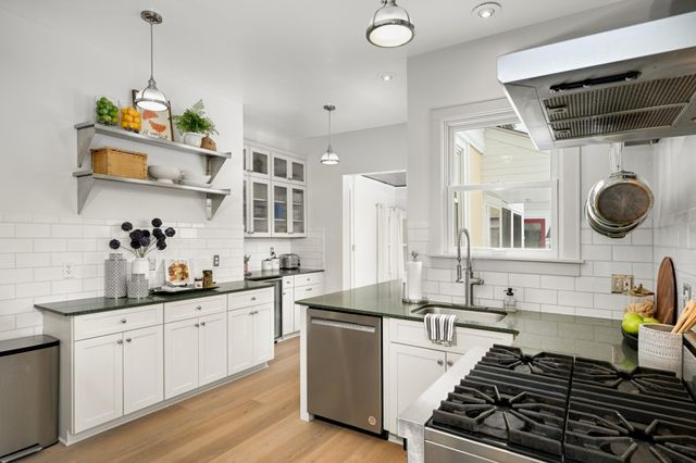 2418 Pillsbury Avenue S, Minneapolis, MN 55404