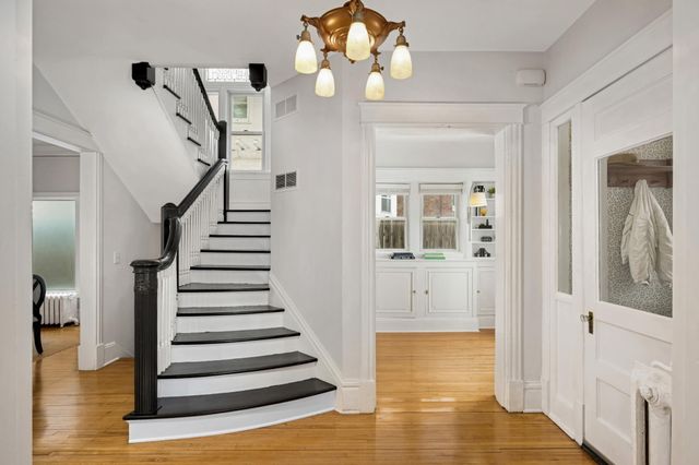 2418 Pillsbury Avenue S, Minneapolis, MN 55404