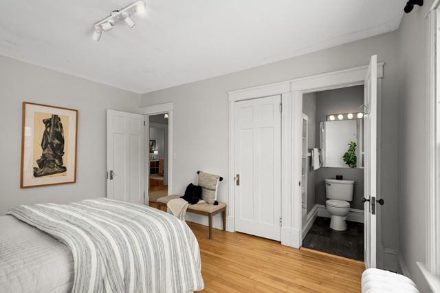 2418 Pillsbury Avenue S, Minneapolis, MN 55404