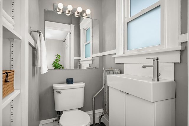 2418 Pillsbury Avenue S, Minneapolis, MN 55404