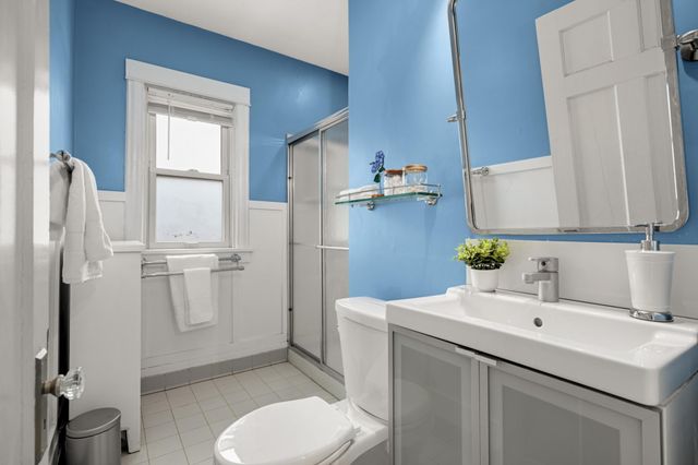 2418 Pillsbury Avenue S, Minneapolis, MN 55404