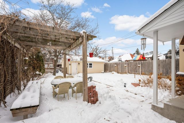 2418 Pillsbury Avenue S, Minneapolis, MN 55404