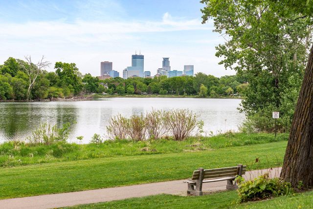 2418 Pillsbury Avenue S, Minneapolis, MN 55404