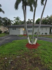 2111 N 57th Terrace, Hollywood, FL 33021