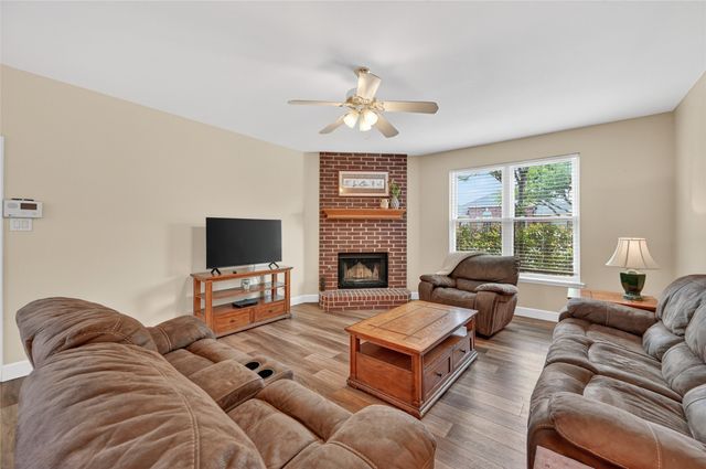 757 Summit Run, Lewisville, TX 75077