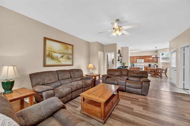 757 Summit Run, Lewisville, TX 75077