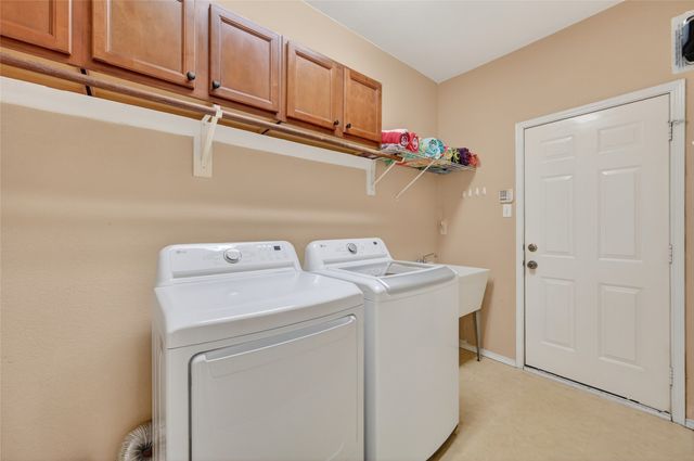 757 Summit Run, Lewisville, TX 75077