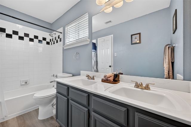 757 Summit Run, Lewisville, TX 75077