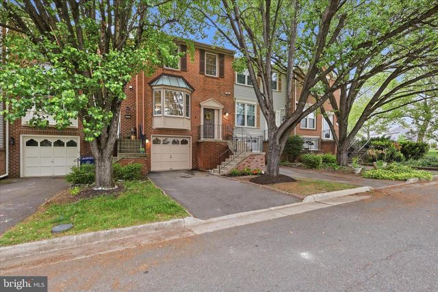 339 DAVIS AVE SW, Leesburg, VA 20175