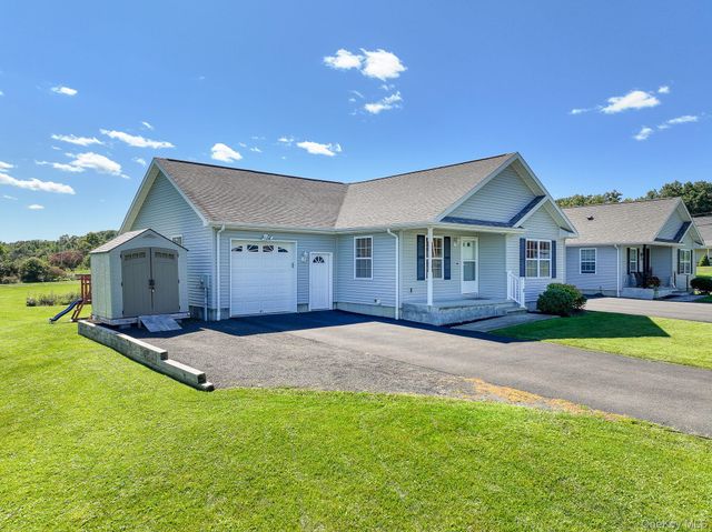8 Quincy Stowell Court, Saugerties, NY 12477