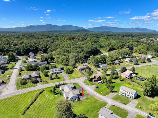 8 Quincy Stowell Court, Saugerties, NY 12477