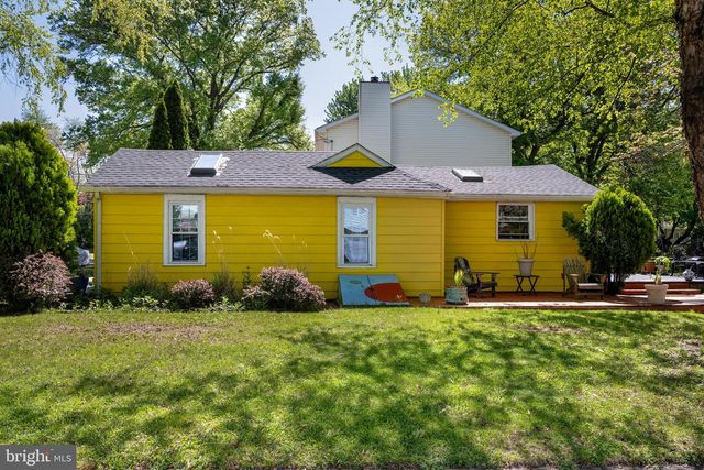 402 SHAVER DR, Florence, NJ 08518