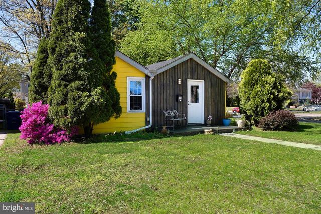 402 SHAVER DR, Florence, NJ 08518