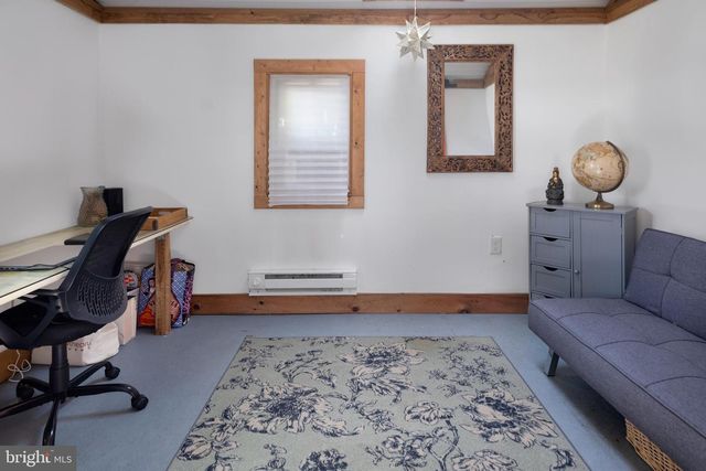 402 SHAVER DR, Florence, NJ 08518