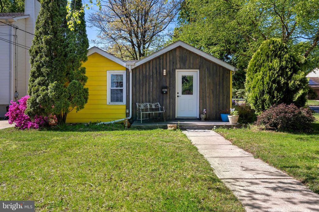 402 SHAVER DR, Florence, NJ 08518