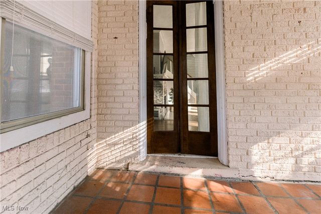 3085 Essex Road, Cleveland Heights, OH 44118