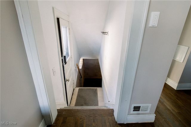 3085 Essex Road, Cleveland Heights, OH 44118