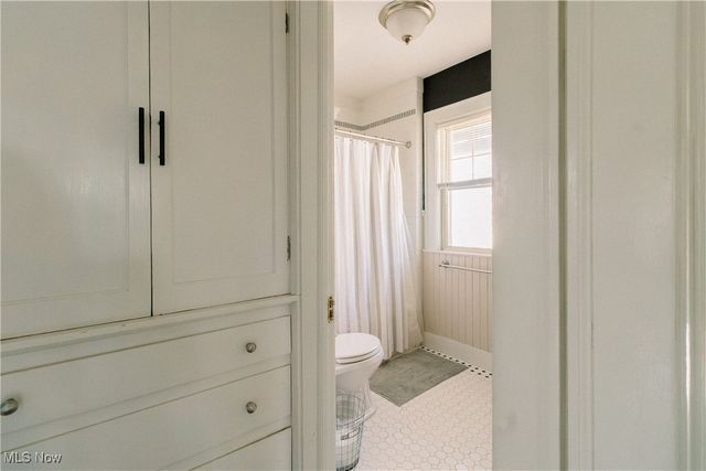 3085 Essex Road, Cleveland Heights, OH 44118