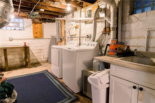 3085 Essex Road, Cleveland Heights, OH 44118