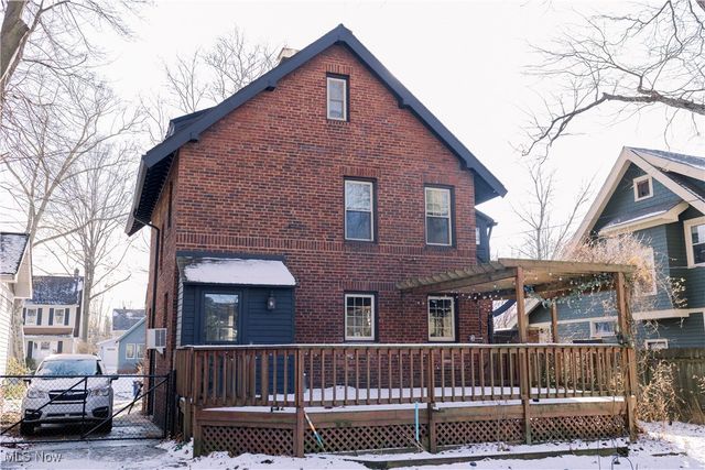 3085 Essex Road, Cleveland Heights, OH 44118