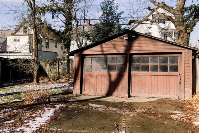 3085 Essex Road, Cleveland Heights, OH 44118