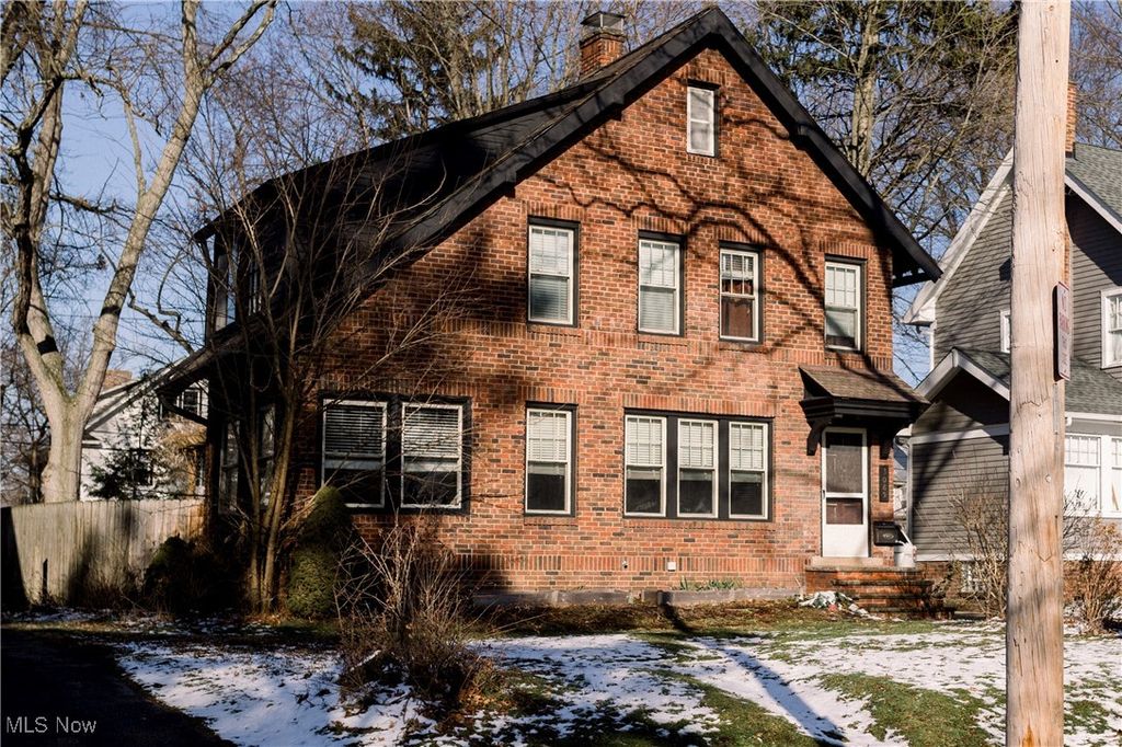 3085 Essex Road, Cleveland Heights, OH 44118