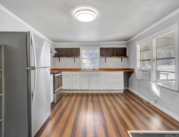 503 Beard St, Hot Springs, AR 71913