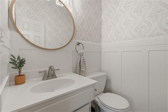 5827 MANOR Lane, Parkville, MO 64152