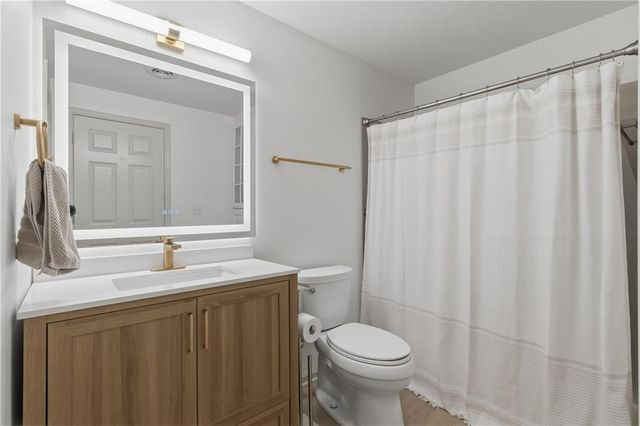 5827 MANOR Lane, Parkville, MO 64152