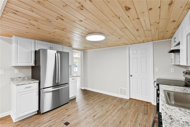 808 Mcclanathan Avenue, Vienna, NY 13308