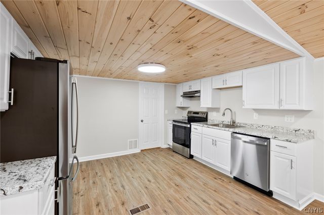 808 Mcclanathan Avenue, Vienna, NY 13308