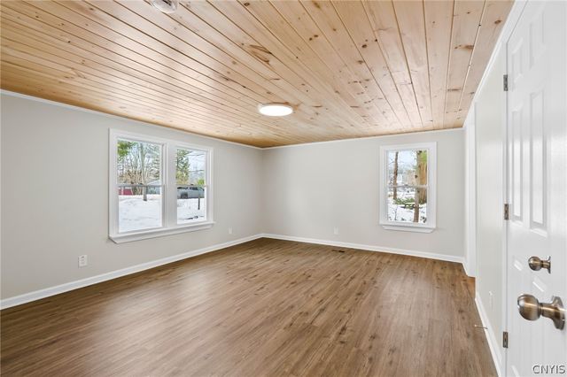 808 Mcclanathan Avenue, Vienna, NY 13308