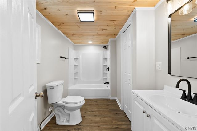 808 Mcclanathan Avenue, Vienna, NY 13308