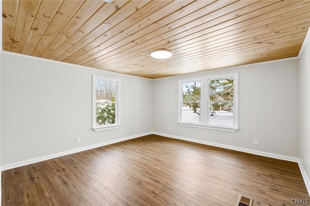 808 Mcclanathan Avenue, Vienna, NY 13308