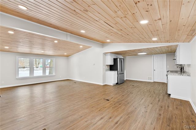 808 Mcclanathan Avenue, Vienna, NY 13308