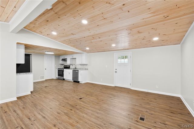 808 Mcclanathan Avenue, Vienna, NY 13308