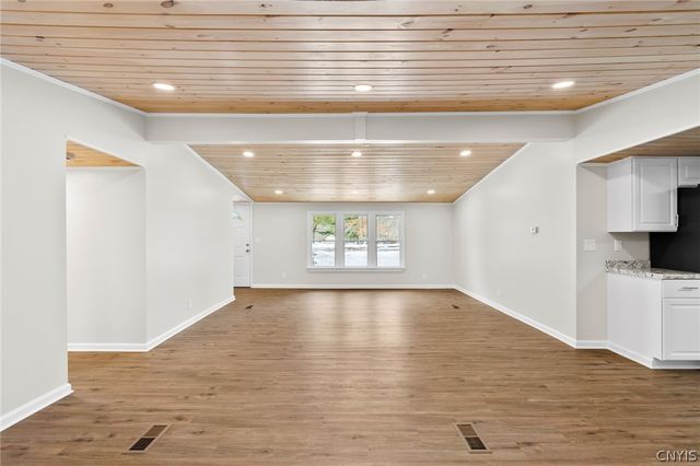 808 Mcclanathan Avenue, Vienna, NY 13308