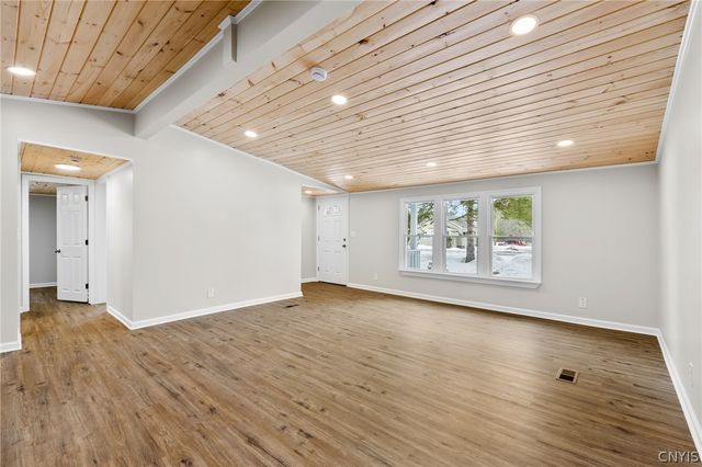 808 Mcclanathan Avenue, Vienna, NY 13308