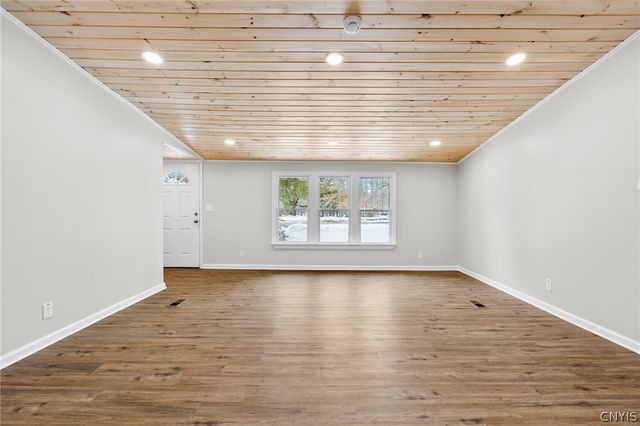 808 Mcclanathan Avenue, Vienna, NY 13308