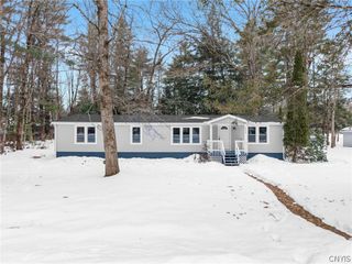 808 Mcclanathan Avenue, Vienna, NY 13308