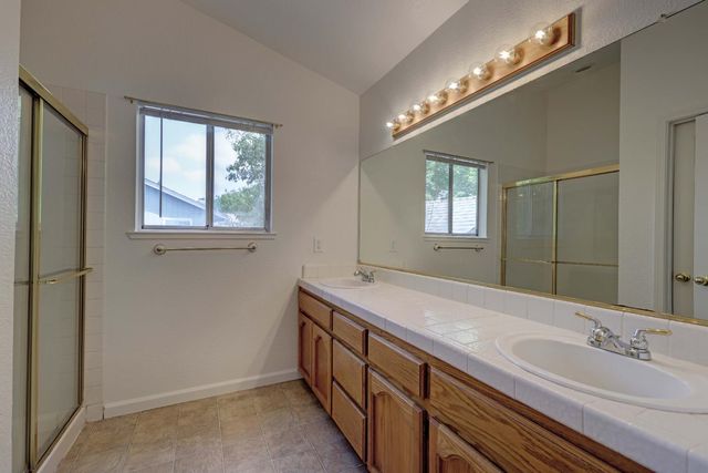 8314 Benjamin Dr, Antelope, CA 95843