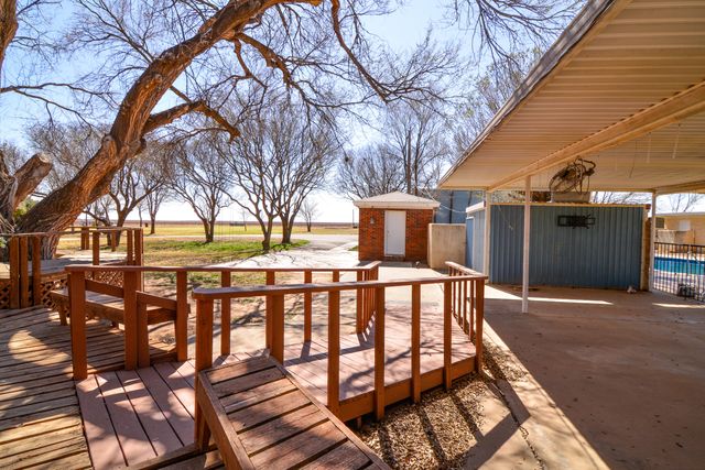 2511 FM 211, Wilson, TX 79381