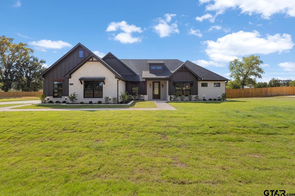 7715 Molina Drive, Tyler, TX 75704