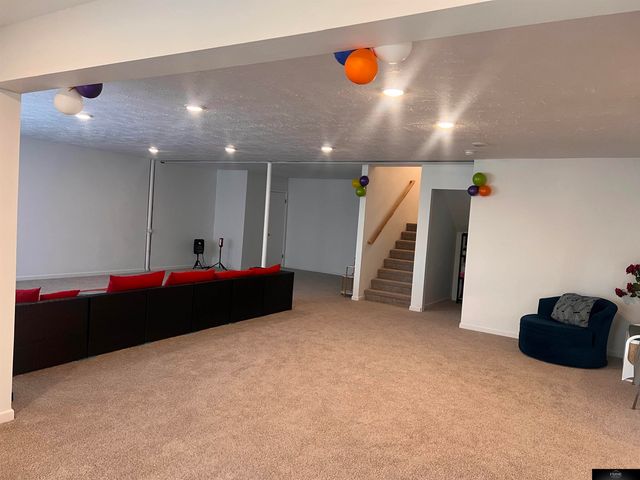 8636 N 169 Street, Bennington, NE 68007