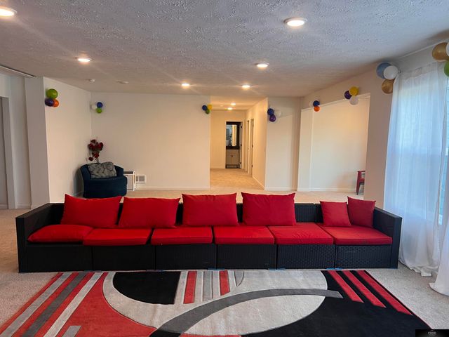 8636 N 169 Street, Bennington, NE 68007